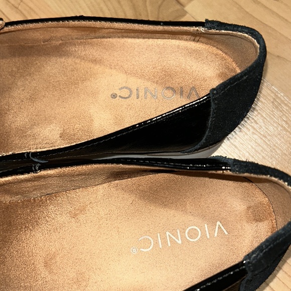 Vionic Loafers Patent Leather - Picture 3 of 5